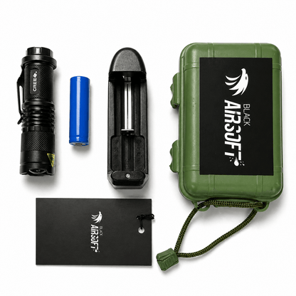 Mini svítilna Black Airsoft CREE s dobíjecí baterií a nabíječkou
