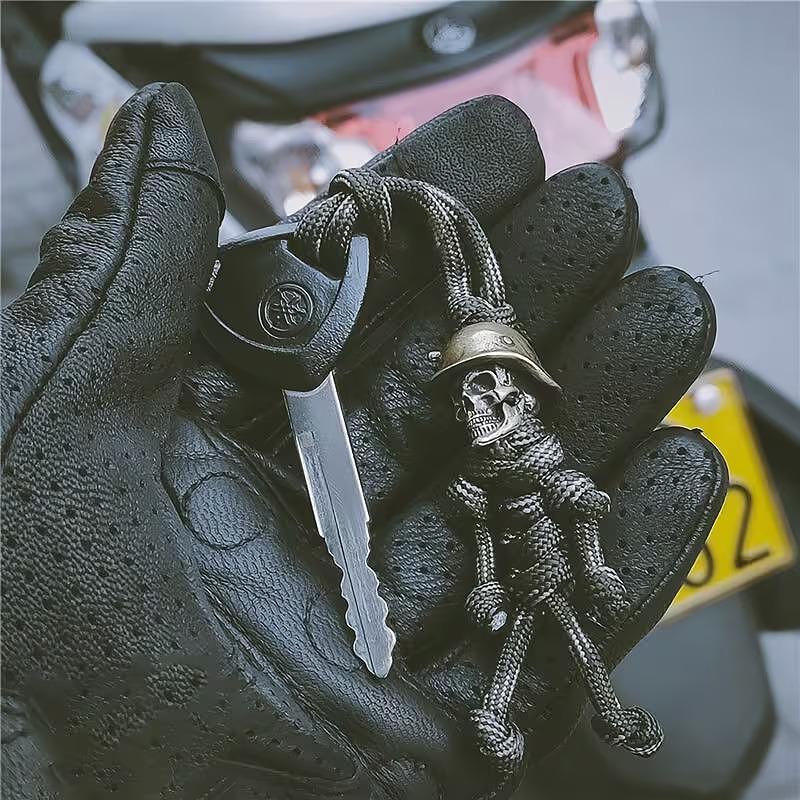 Taktikai kulcstartó Paracord Skull Soldier